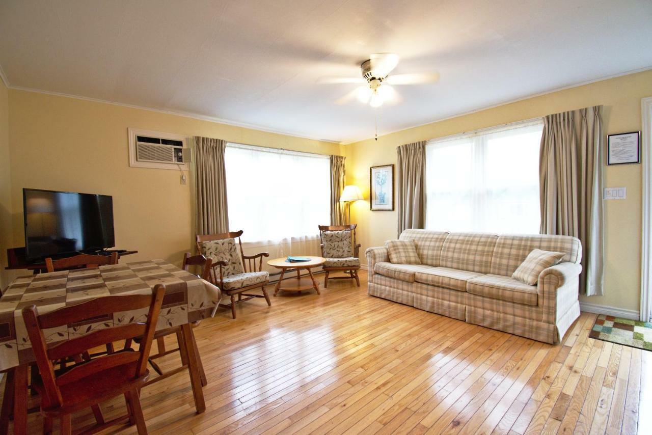 Lakeview And Holiday home *