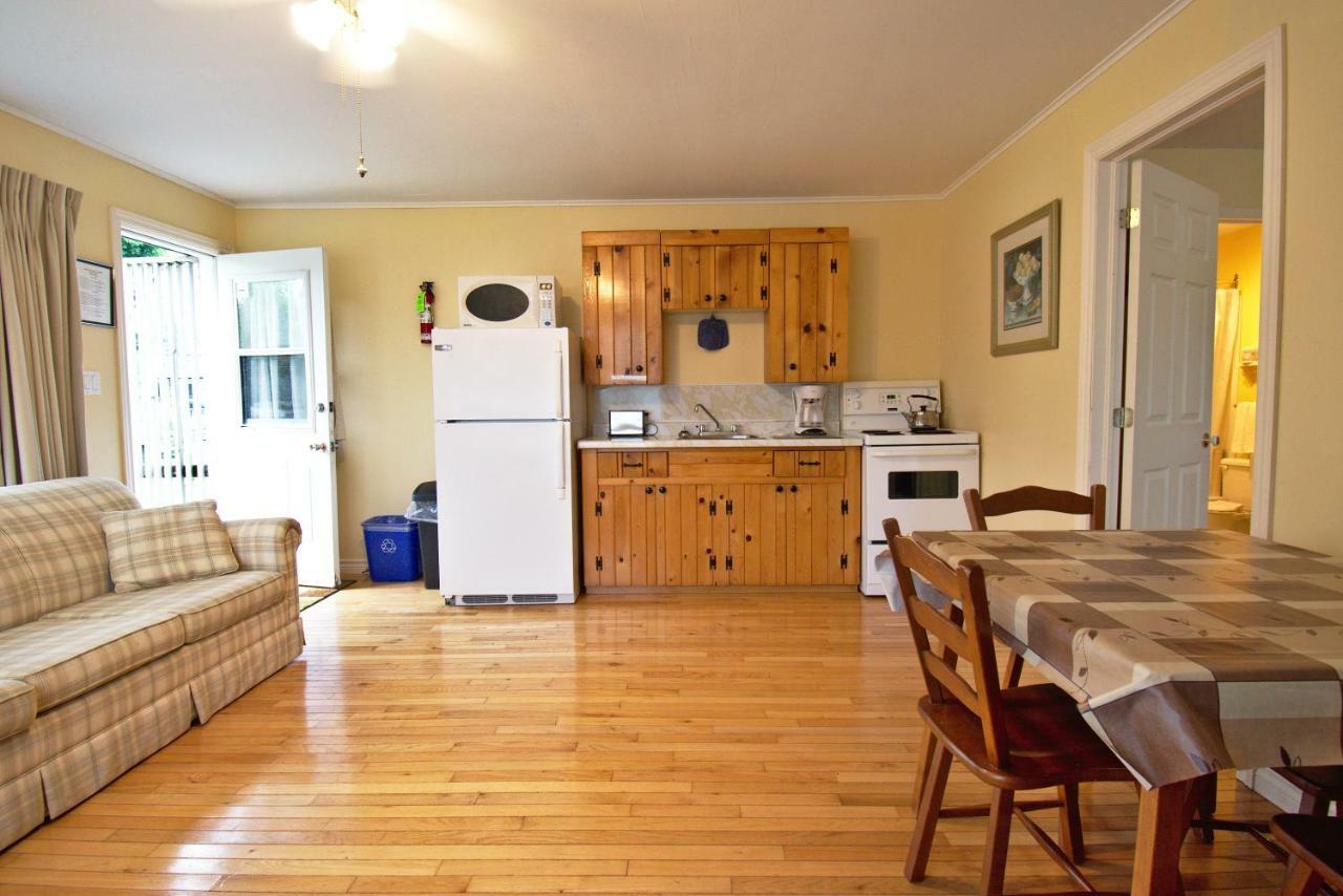 Lakeview And Holiday home